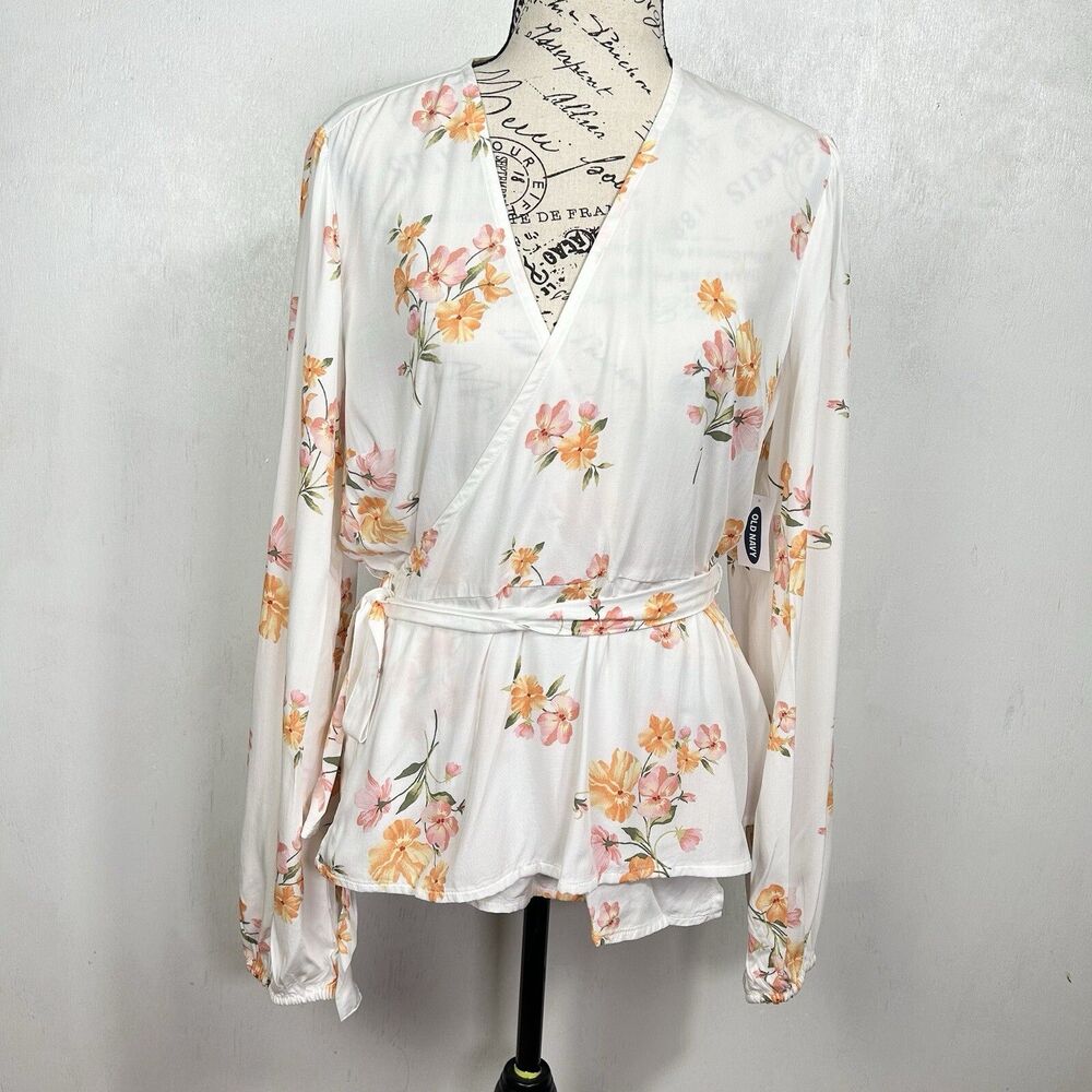 NEW Old Navy Floral Wrap Blouse Shirt Women’s Size Medium V-neck Spring flowers
